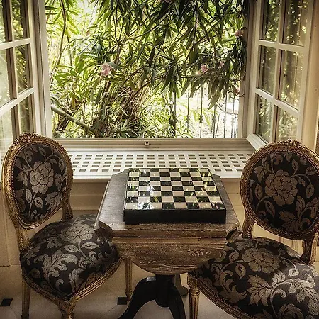 Relais Vittoria Couette-café 4*