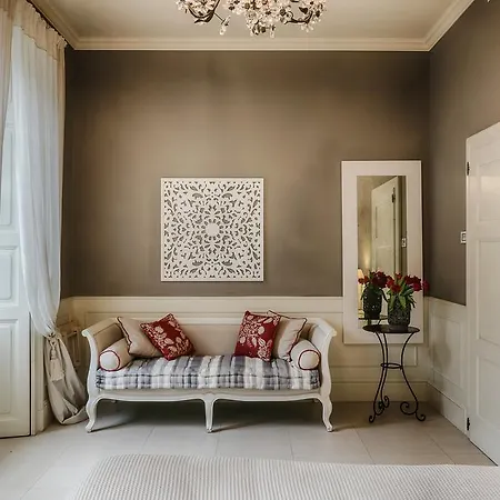 فندق مبيت وإفطار Relais Vittoria لاليو