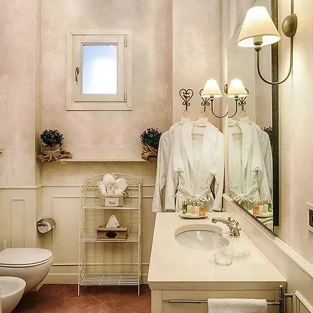 Relais Vittoria 4* لاليو